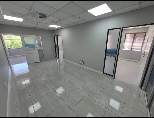 135M² OFFICE TO LET IN SUNNINGHILL